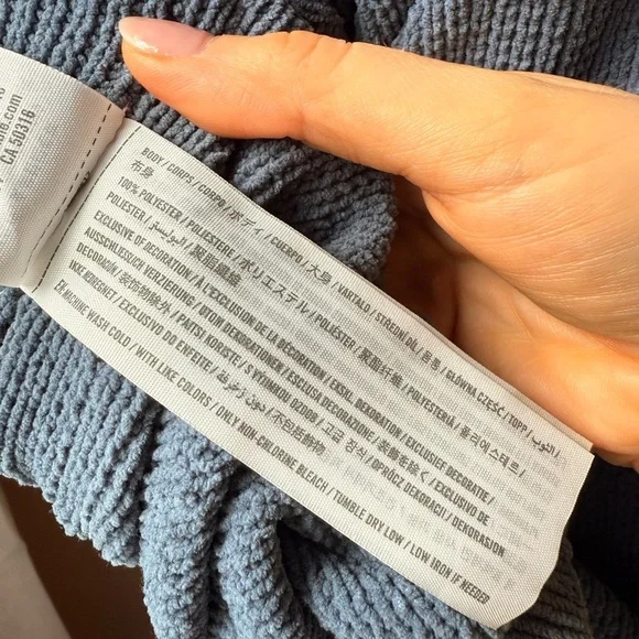 Abercrombie & Fitch Crew Neck Sweater - Picture 3 of 4